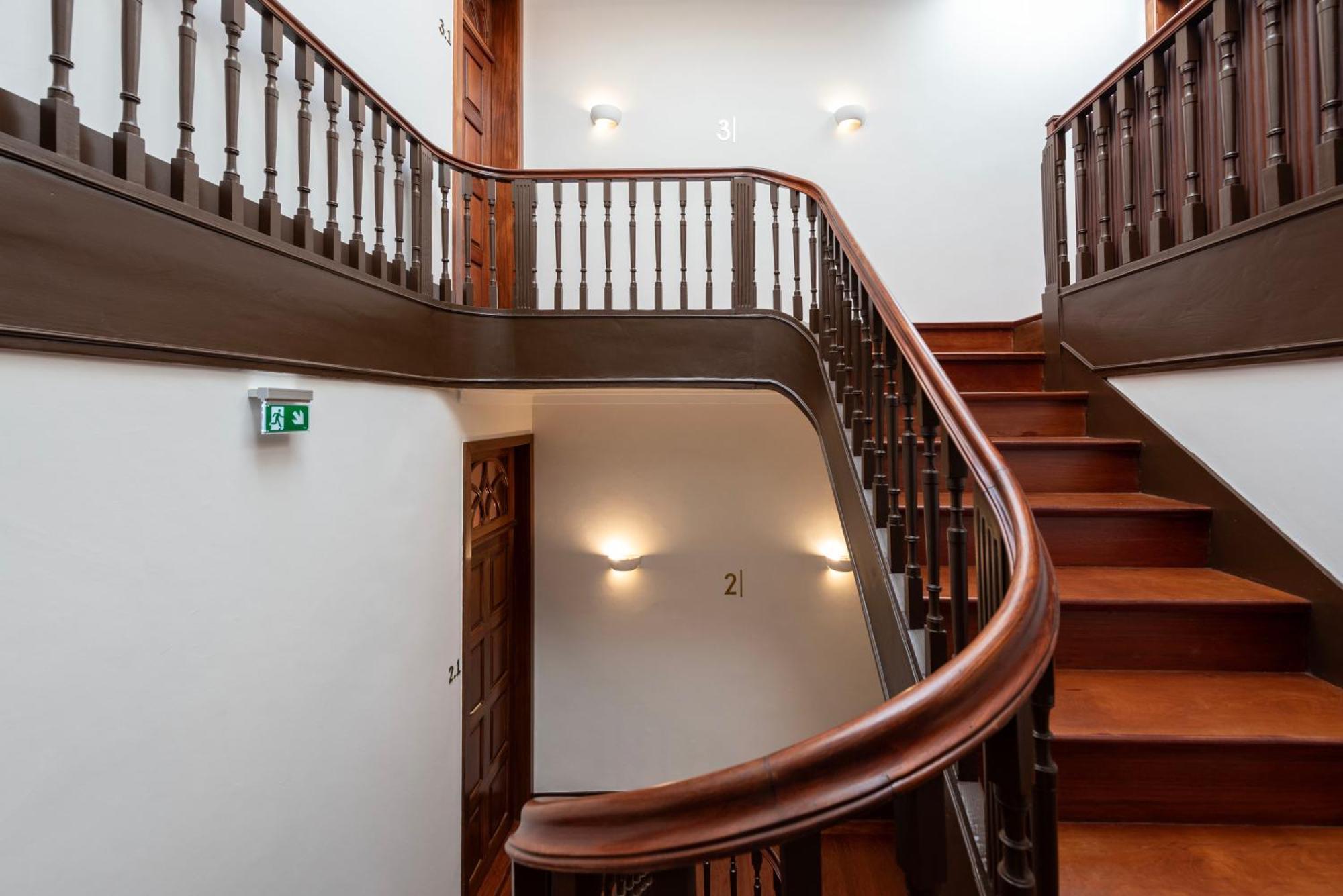 Lit Apartments - Clerigos Порту Экстерьер фото